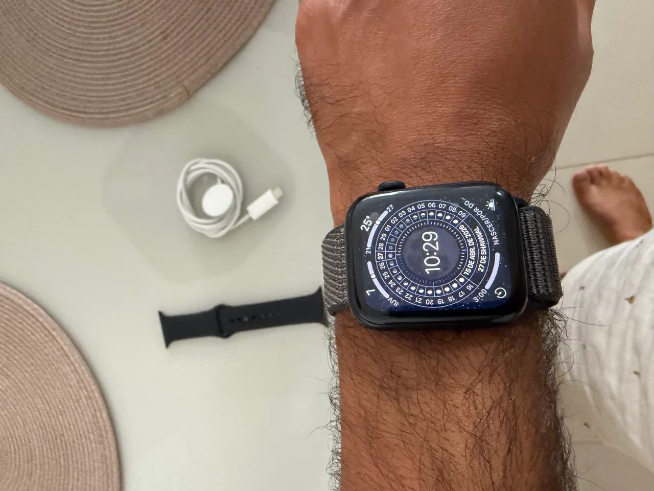 Apple Watch SE 44mm ano 2025 - Foto 2