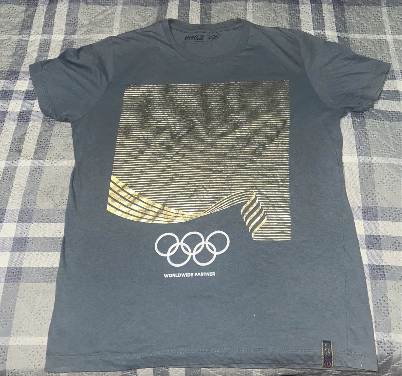 Camisa cinza Coca cola - (Edição Olimpíadas)