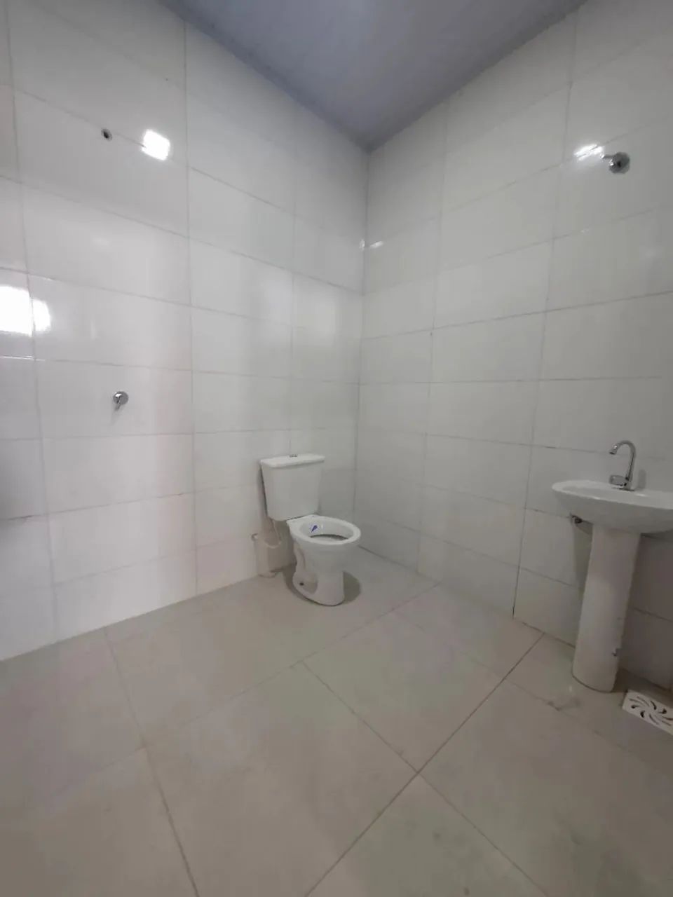 GALPAO COMERCIAL NA AV. T-9, PROXIMO AO SUPERMECADO VEMKA - Foto 4