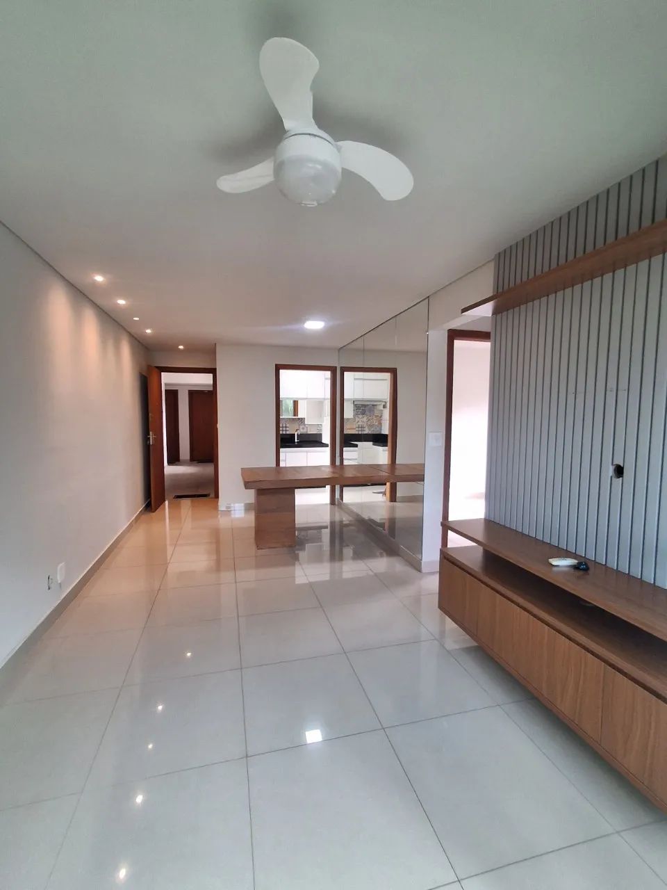 Apartamento em Prédio Individual | 2 Quartos com Armários | Varanda Gourmet com Churrasque - Foto 4