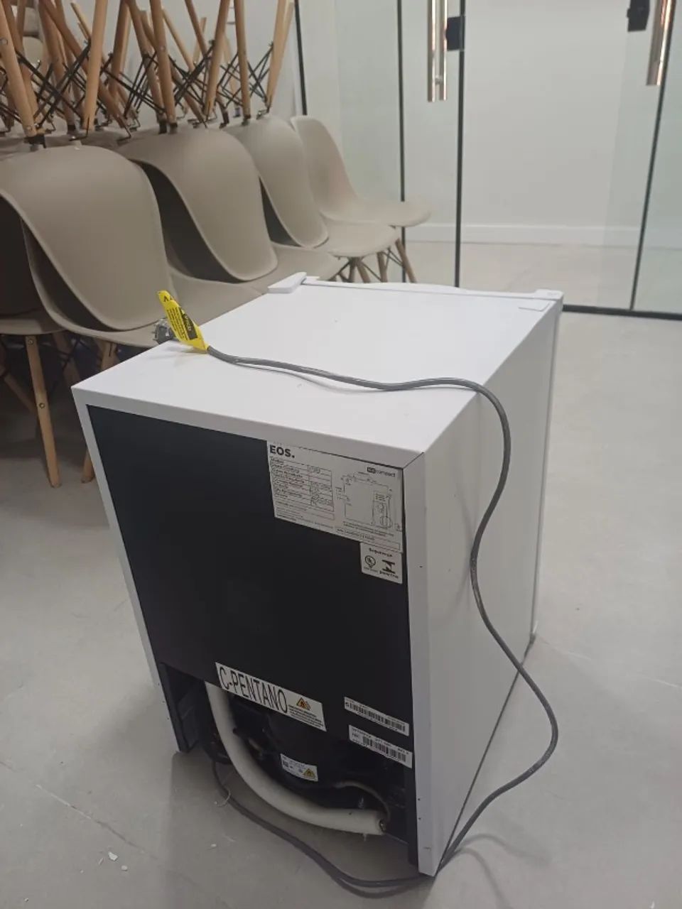 Frigobar EOS. EFB83 Ice Compact 71 L - Foto 3