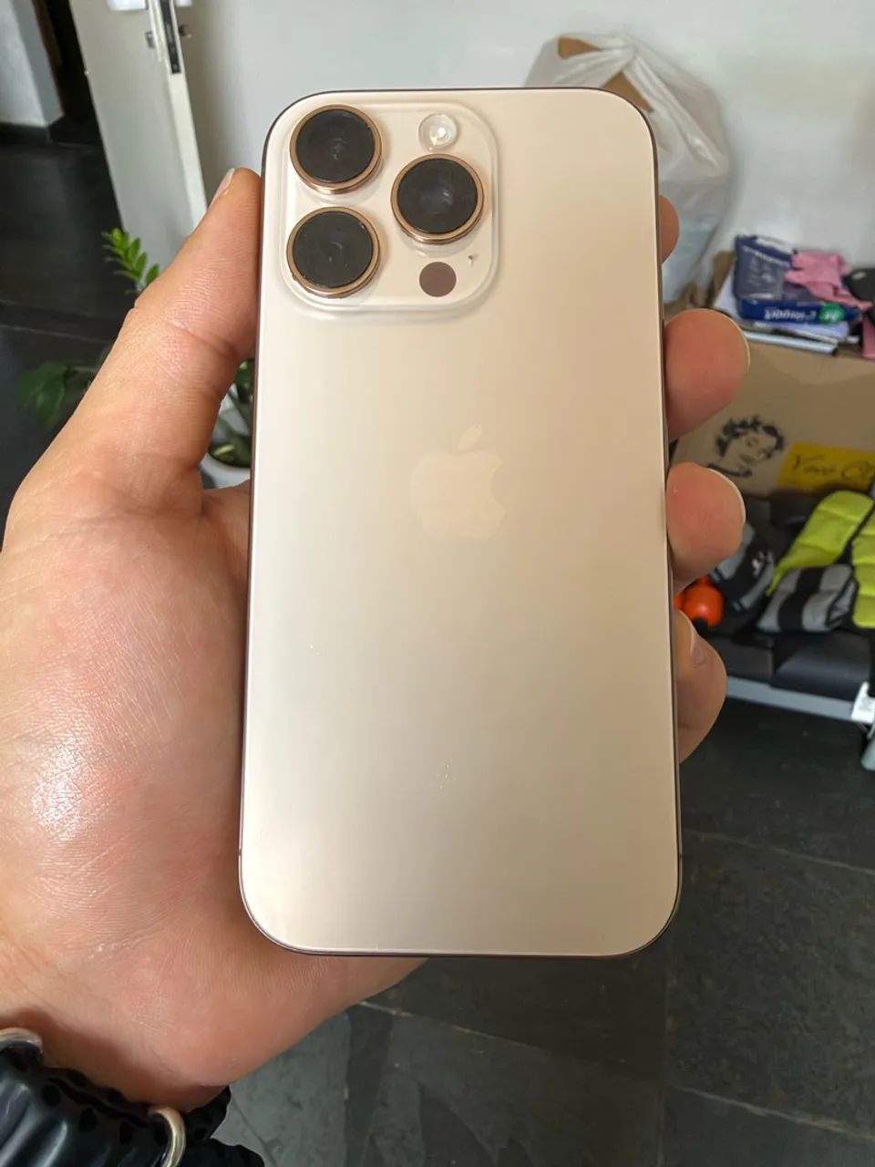 Iphone 16 pro novíssimo 