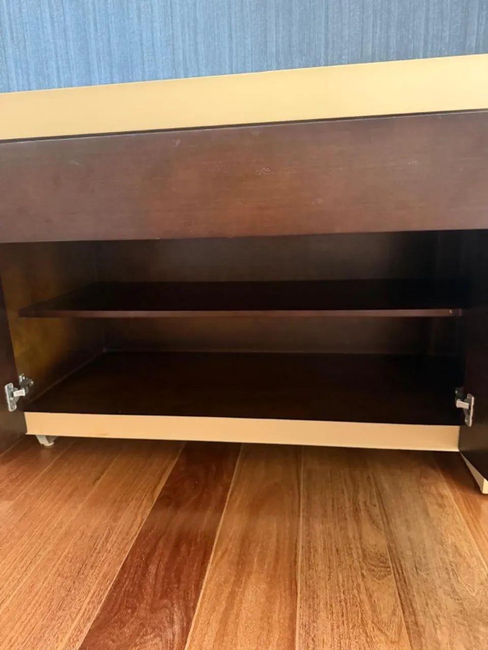 Buffet de Madeira com Portas Espelhadas - 2,20m - Design Sofisticado - Foto 3