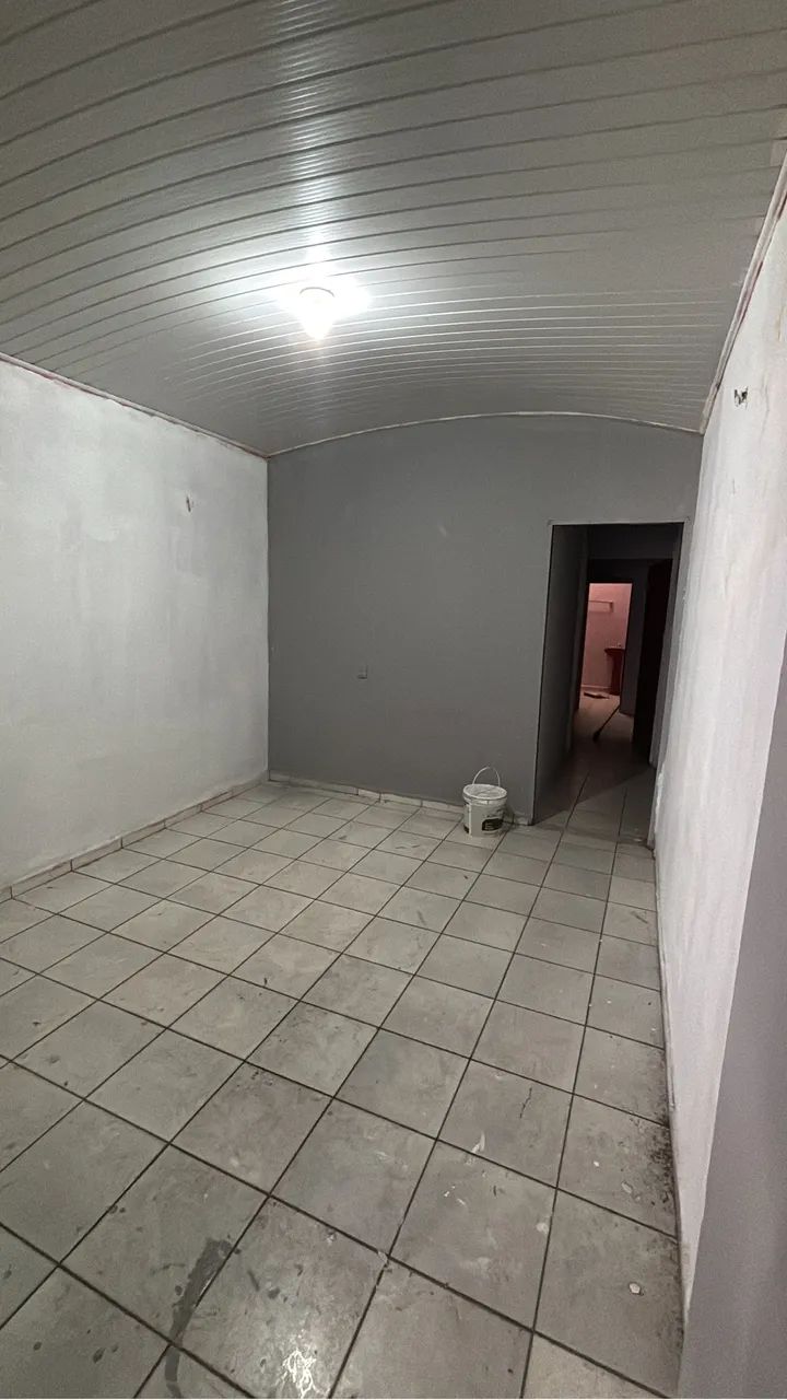 Aluga-se casa