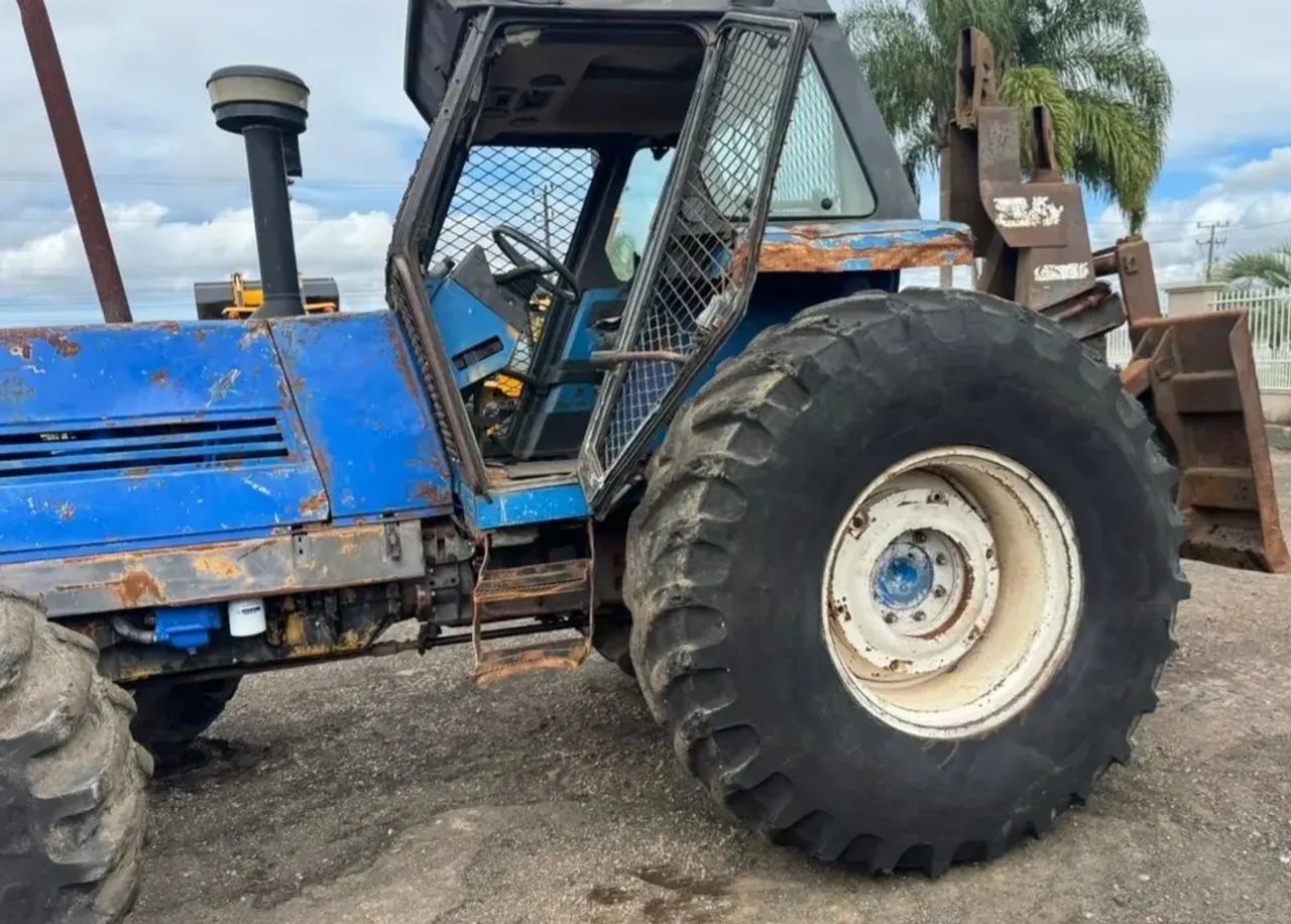 Trator New Holland  - Foto 2