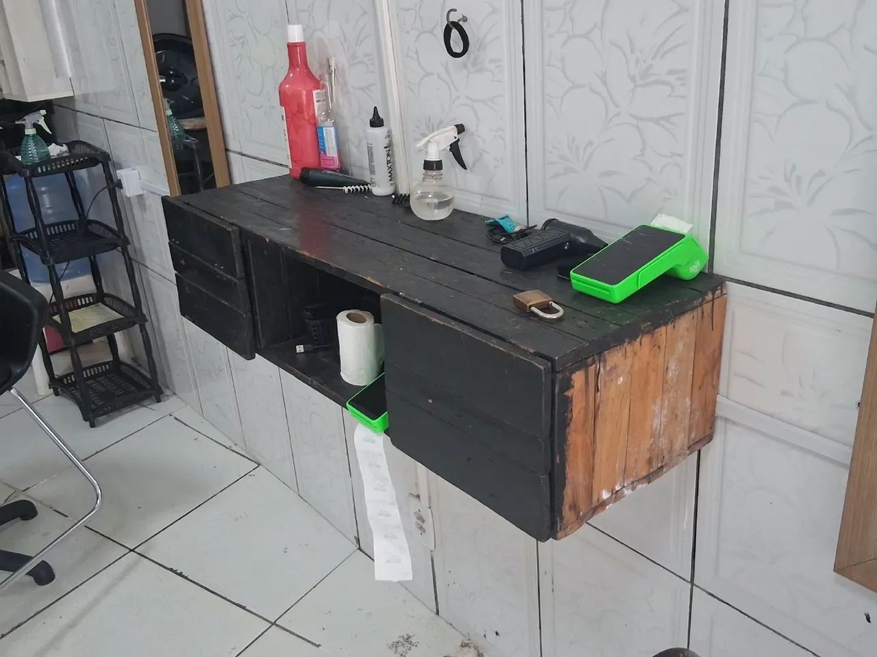 Bancada de barbeiro em palite 