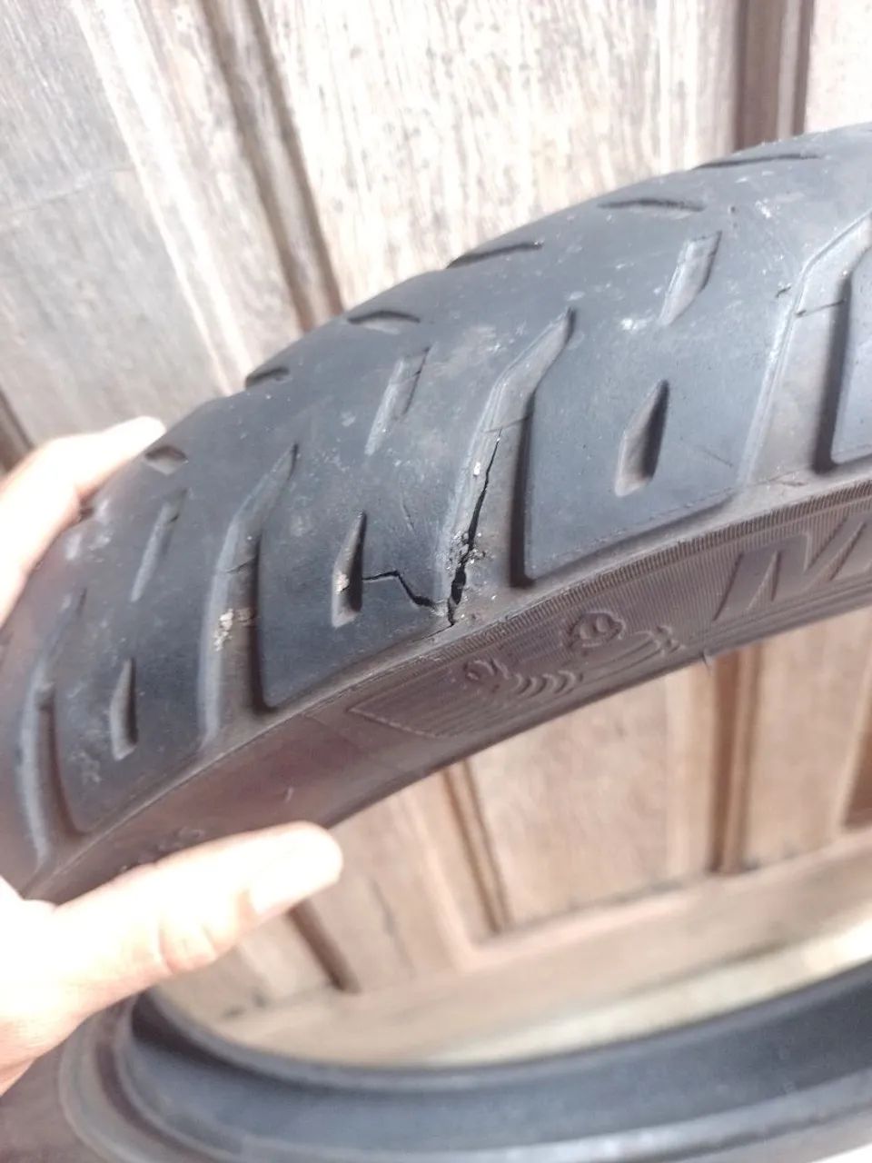 PNEU MICHELIN 90/90-18 BARATO - R$100 - ENTREGO EM TERESINA - Foto 3
