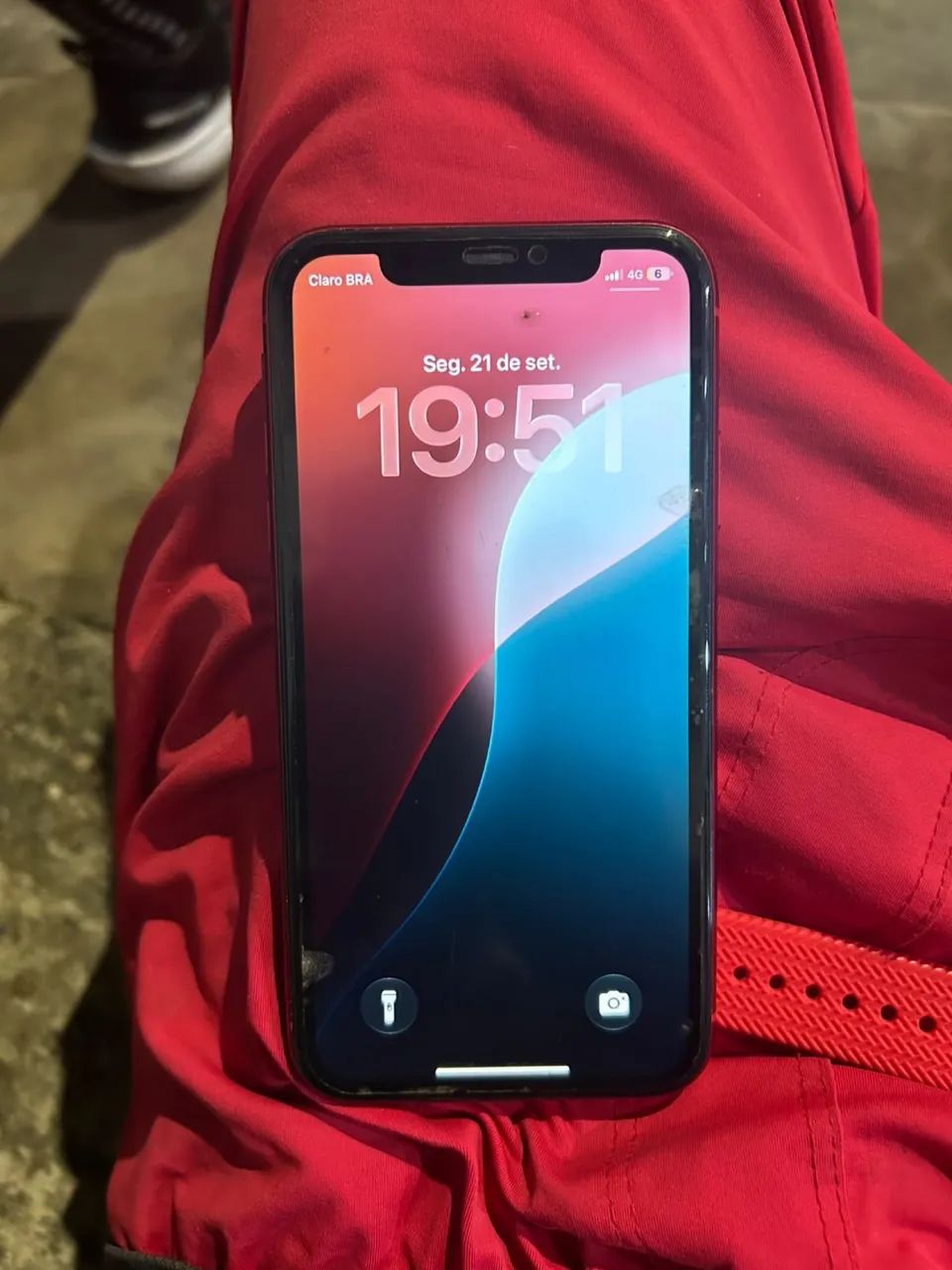 iPhone 11 64 GB bateria 71% - Foto 3