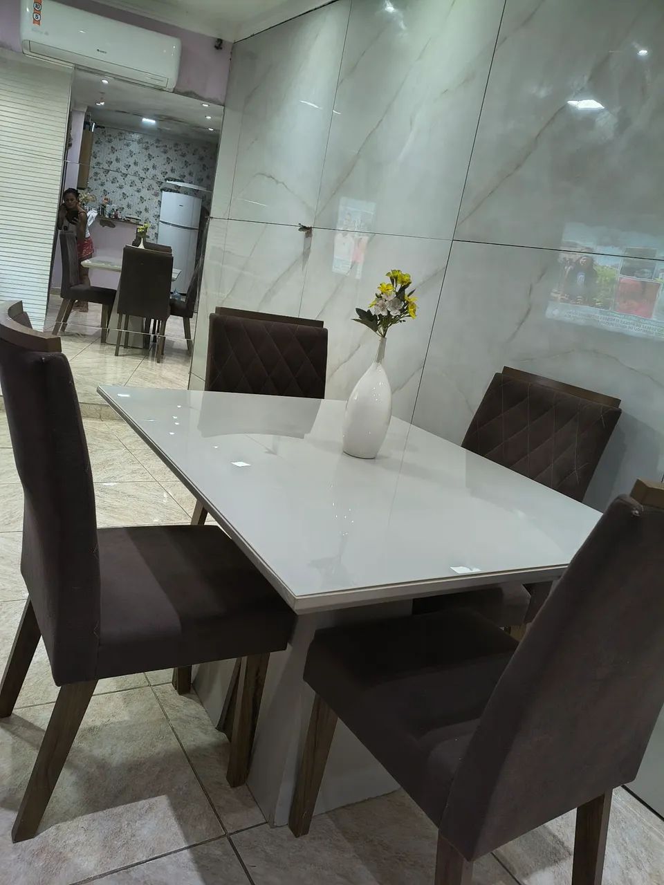 Mesa com 4 cadeiras  - Foto 3