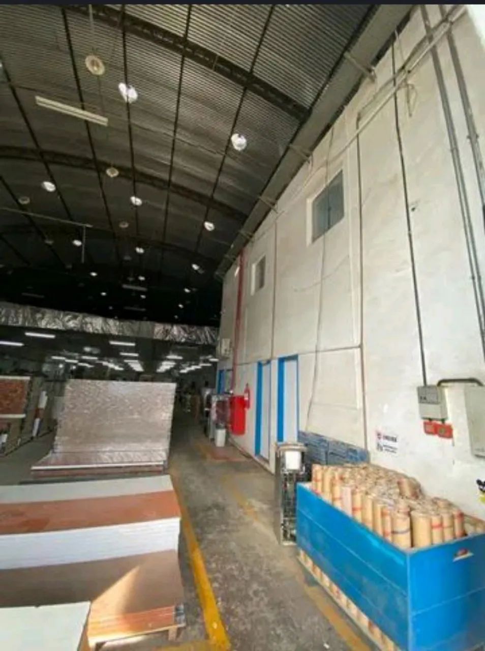GALPÃO INDUSTRIAL 2.500M² - AV DAS TORRES - Foto 2