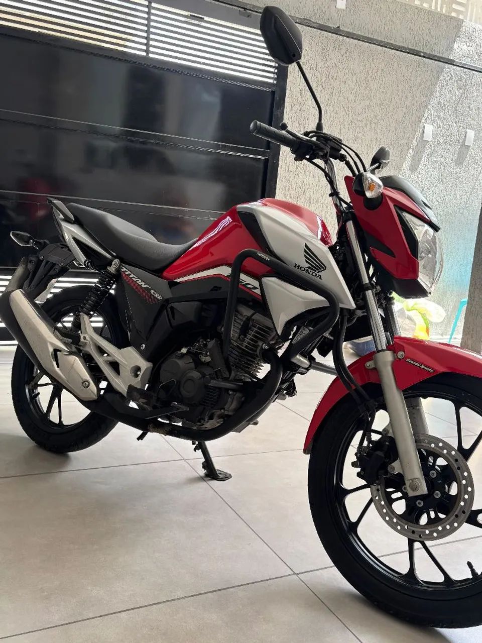 Titan - Foto 2