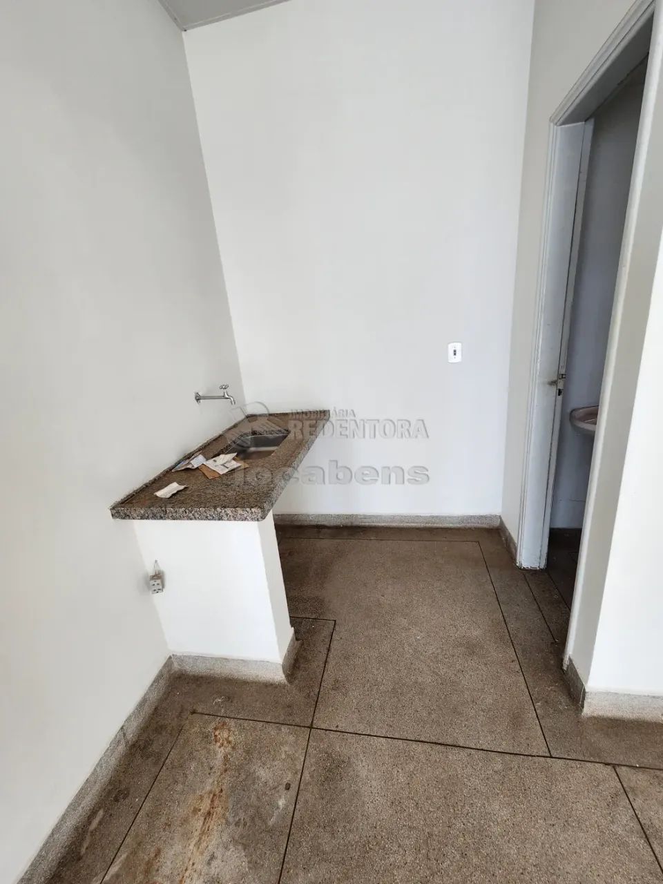Ótimo Salão Comercial no Centro com 3,5metros de pé direito - Foto 4
