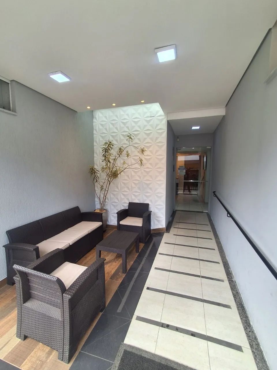 Apartamento em Prédio Individual | 2 Quartos com Armários | Varanda Gourmet com Churrasque - Foto 3