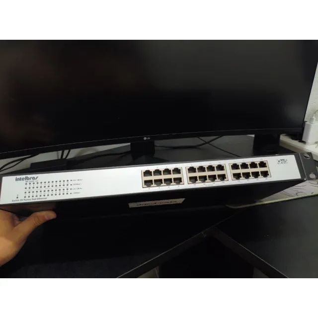 Switch 24 portas fast Intelbras SF 2400 QR  - Foto 3