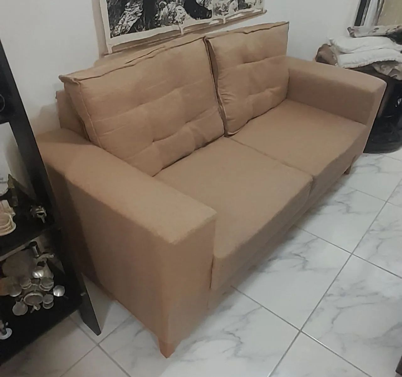 Sofá 2 lugares.