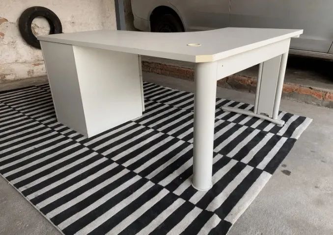 Mesa de escritorio de canto com gavetas  - Foto 2