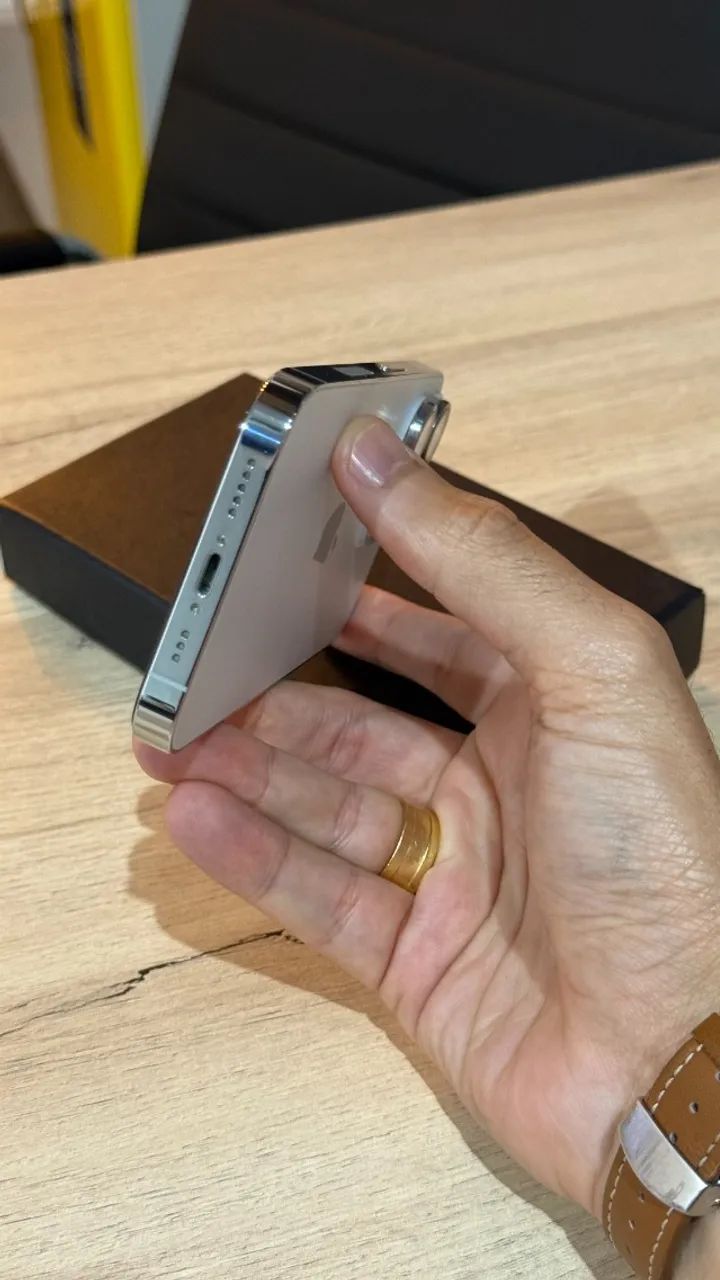 iPhone 14 Pro 256GB Silver - Loja física! Com 3 meses de garantia
