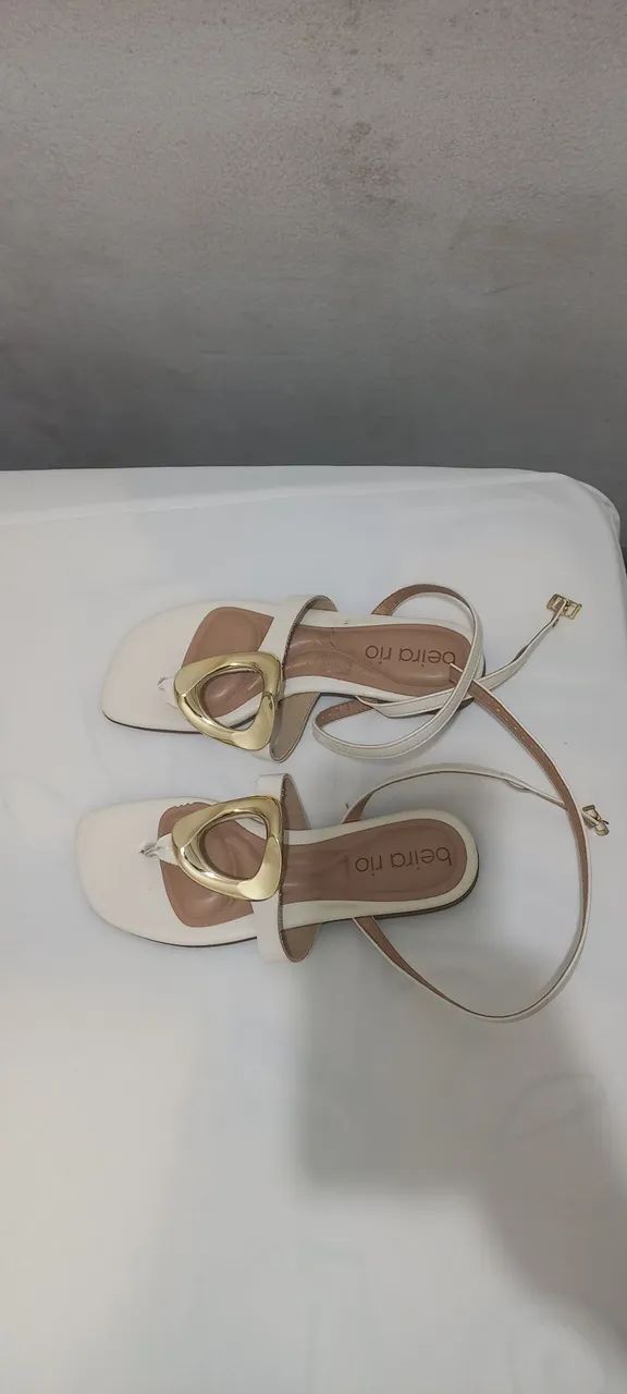 Vendo esse par de Sandalias  - Foto 3