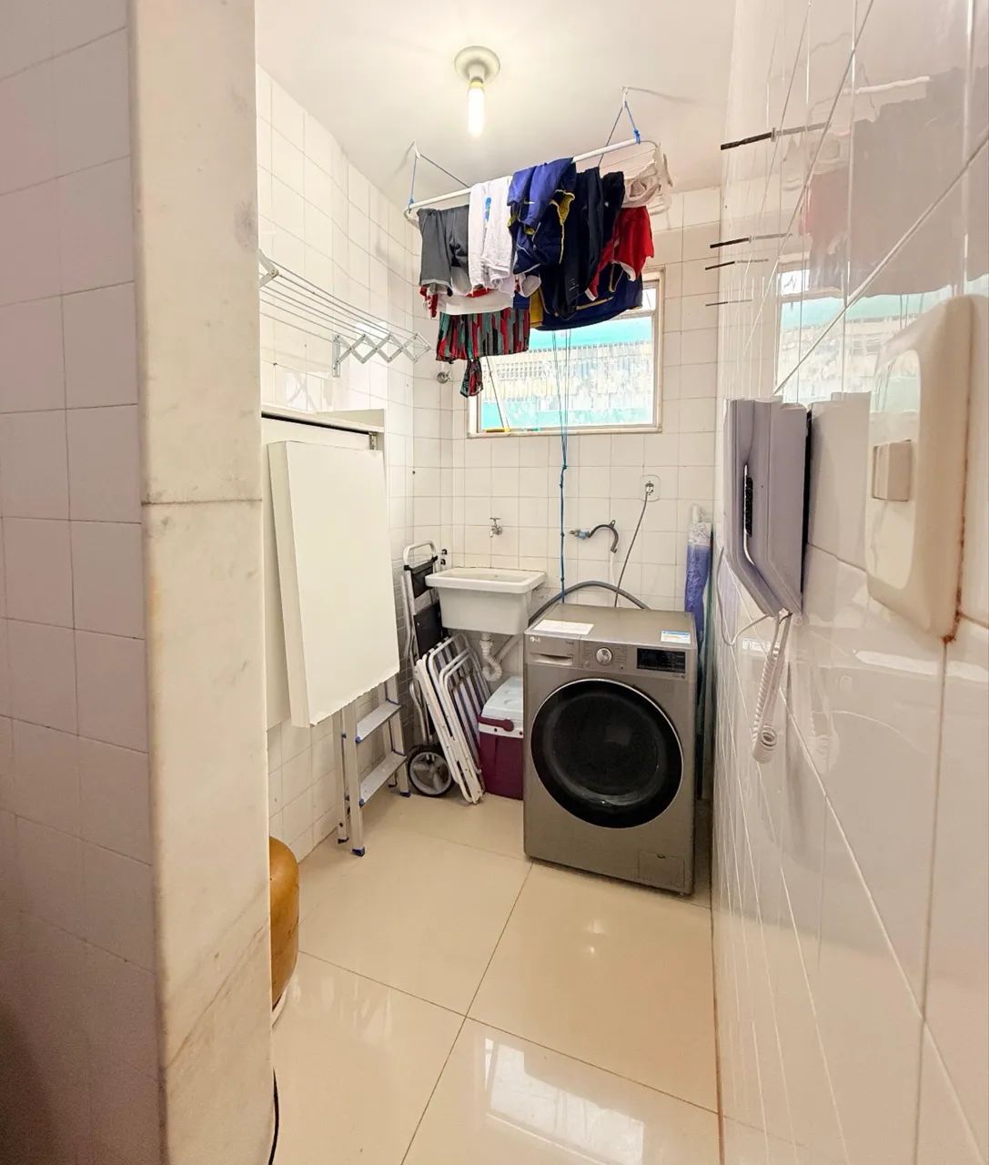 Lava e Seca LG Inox 12kg/7kg - excelente estado 