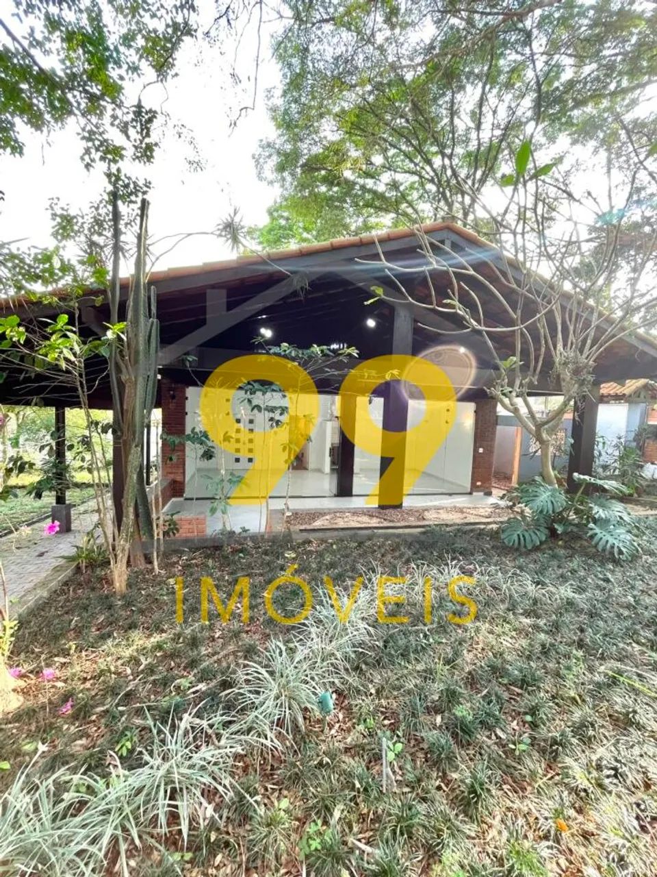 Casa Reformada com 5 Dormitórios e Amplo Jardim no Jardim Marajoara - Foto 2