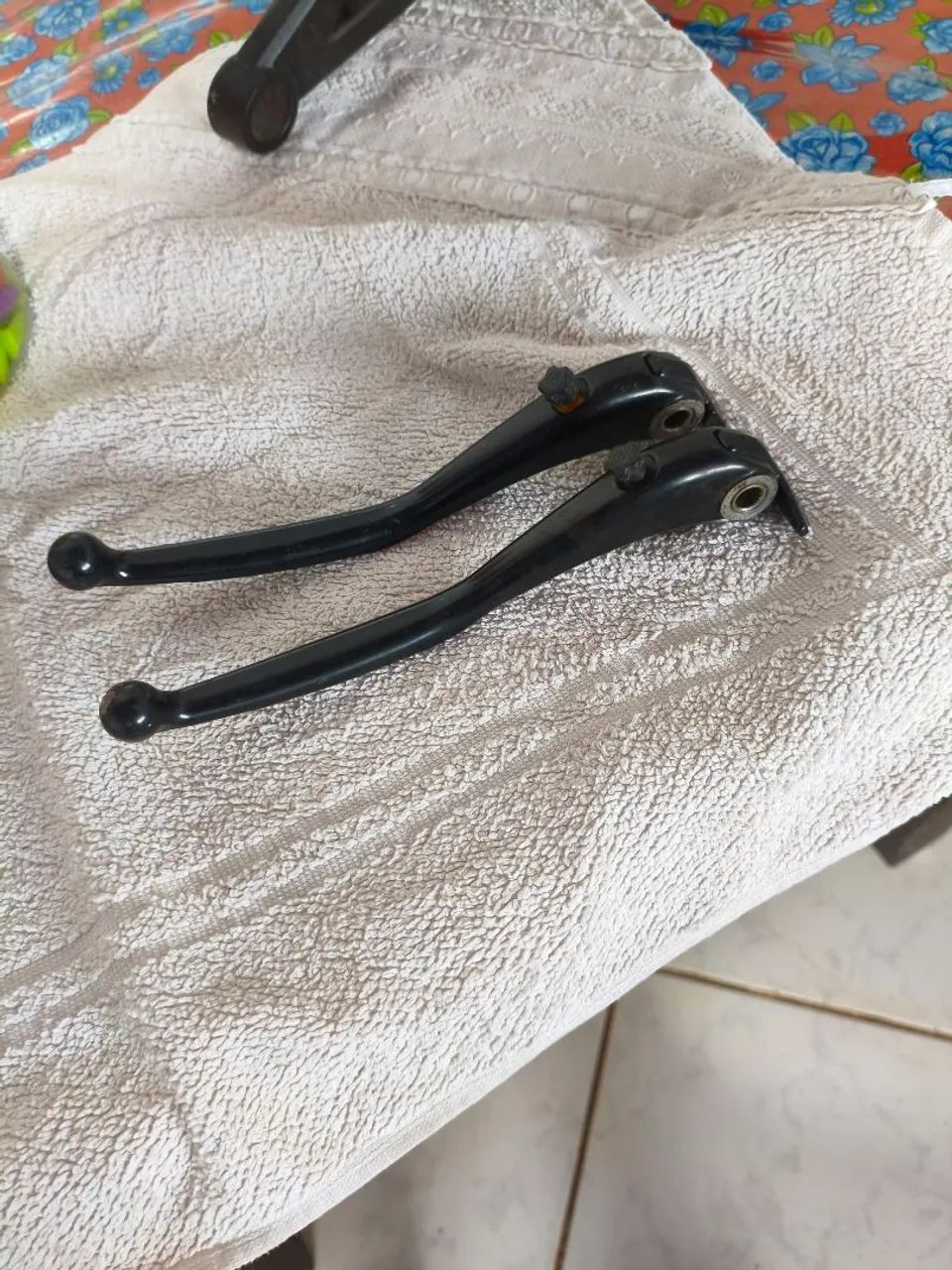 Pedaleiras originais e manetes de freio e embreagem e bolha frontal Ducati Diavel - Foto 6