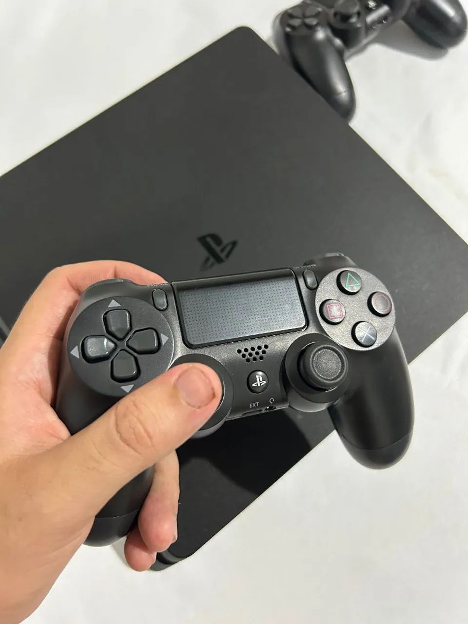 Ps4 Slim 1TB + 5 jogos e 2 controles - Foto 2
