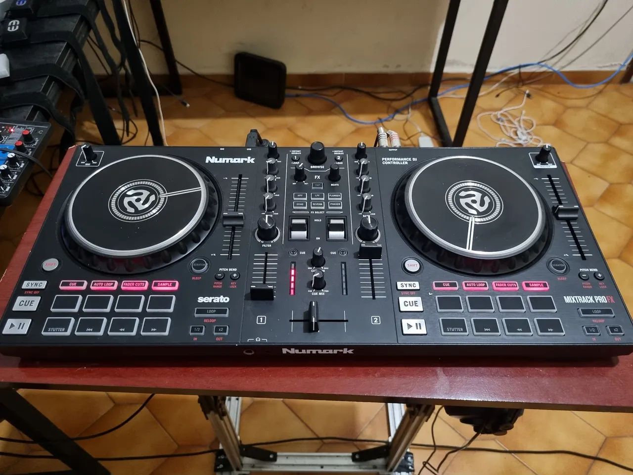 Numark mixtrack pro FX