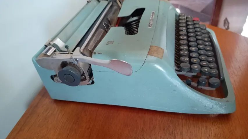 Máquina de escrever Olivetti Studio 44 - Foto 3