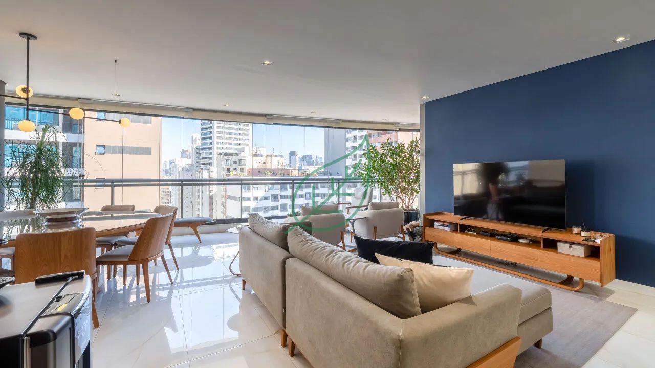 Apartamento à venda no Itaim Bibi, com 170 m², 3 dormitórios, 3 suítes e 3 vagas.