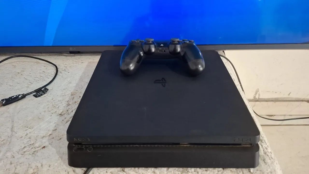 Ps4 slim com controle  perfeito estado - Foto 2