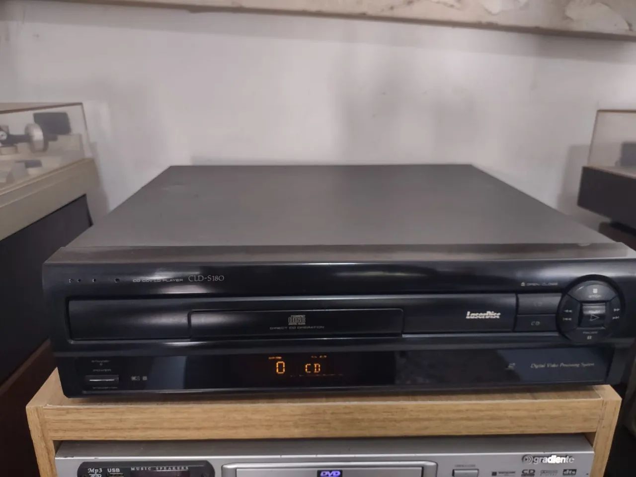 Vendo Ld e toca CD Pioneer   CLD- S 180 - Foto 3
