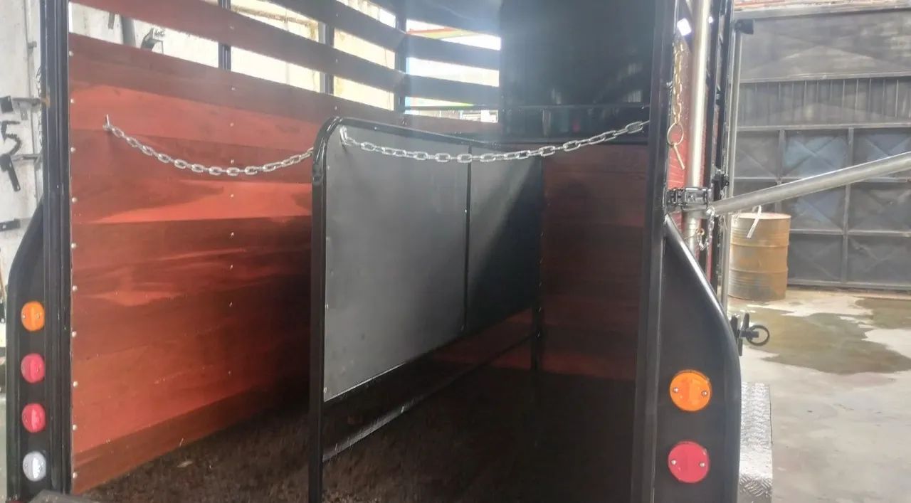 Reboque para transporte de cavalos - Foto 2