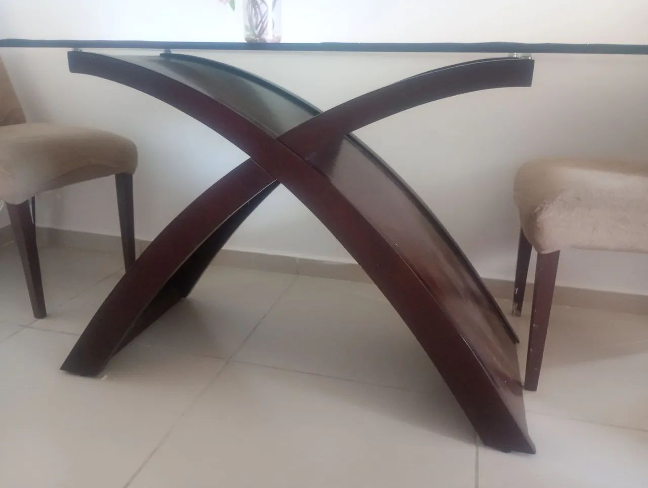 Mesa com tampo de vidro para 6 ou 8 lugares  - Foto 2