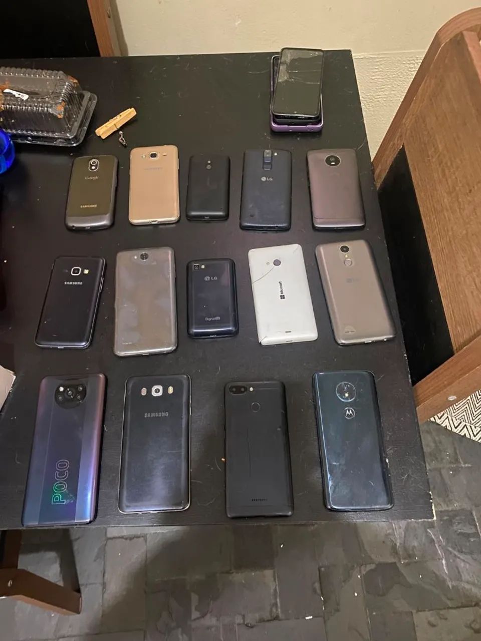 Lote com 14 Celulares com Defeito para Peças ou Conserto - Foto 2