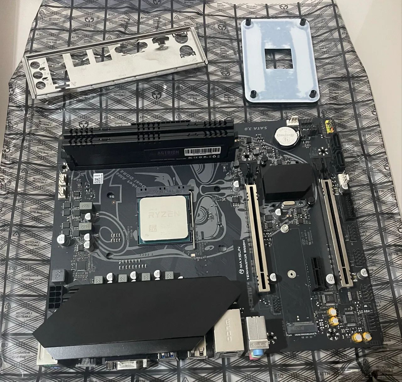 B550M  + Ryzen 7 5800XT