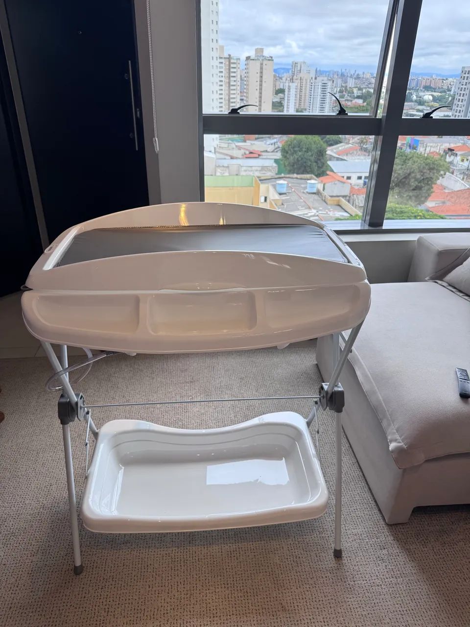 Banheira Com Trocador Kiddo Cinza - Foto 3