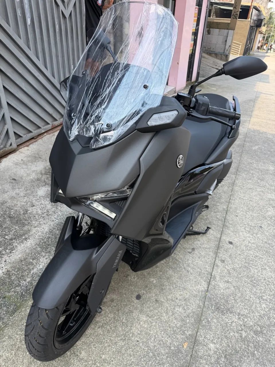 Xmax 300 zero km 