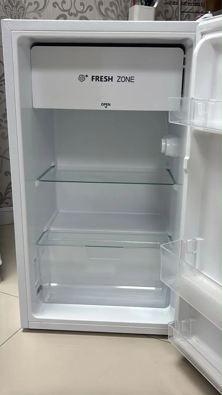 Frigobar Hisense 90L impecável 