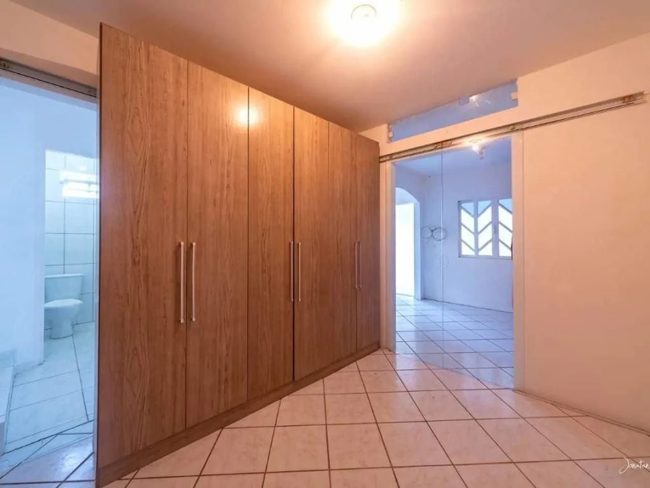 Prédio inteiro com rendimento de aluguel. - Foto 4