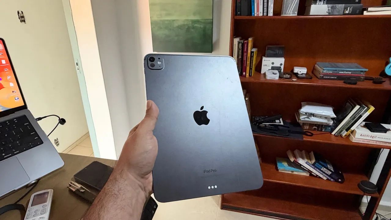 IPad Pro 11 M4 256gb + Magic Keyboard original (com NF) - Tablets