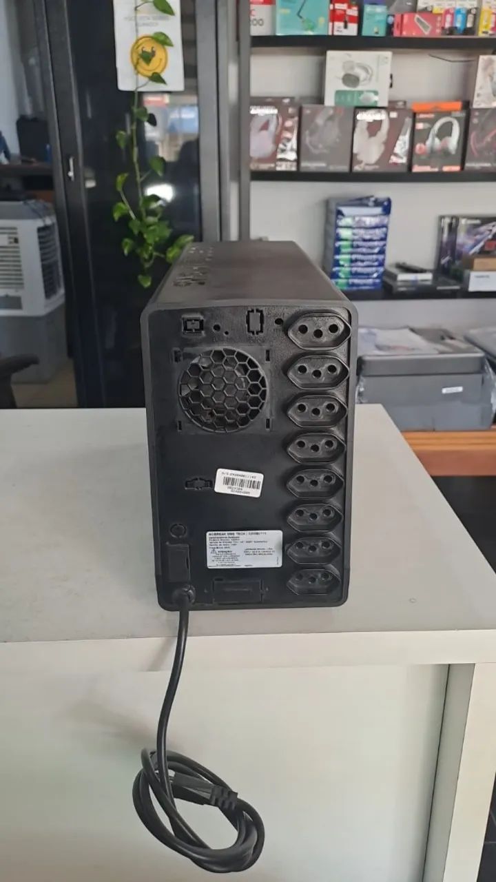 Nobreak SMS Tech 1200VA - Proteção e Bateria para PC, TV e Eletrônicos (Garantia) - Foto 3