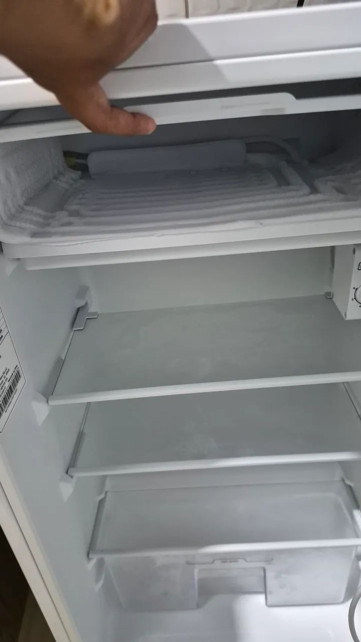 Frigobar Midea 93 L  - Foto 2