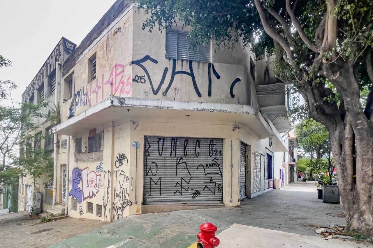 Loja na Rua Tonelero, 561  700 m²