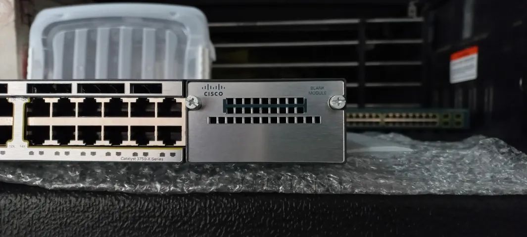 Switch Cisco Catalyst 3750x Poe+ Rj45 24-port - Foto 2