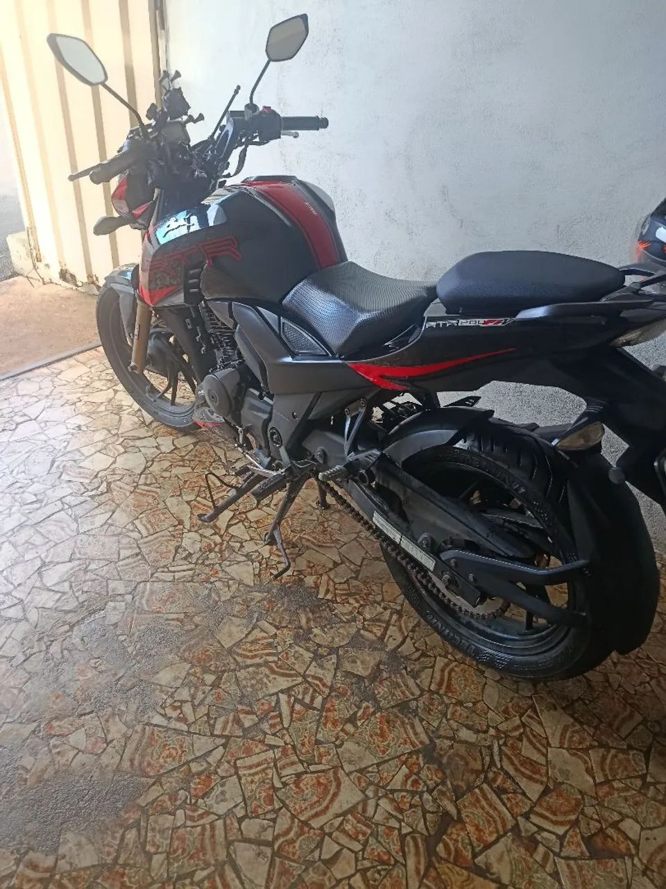 Vendo Apache Rtr 200cc - Foto 2