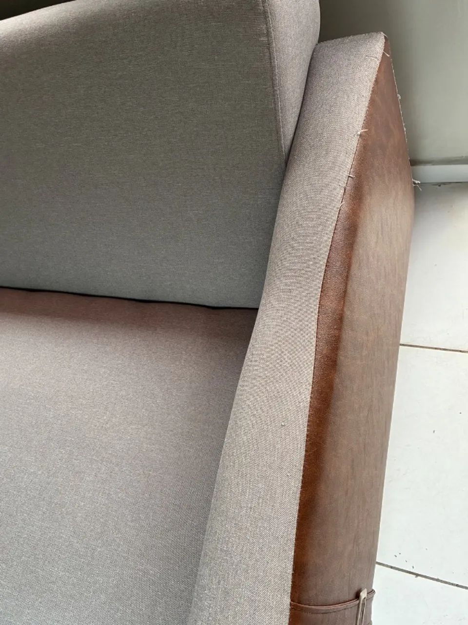 sofá cinza - Foto 5