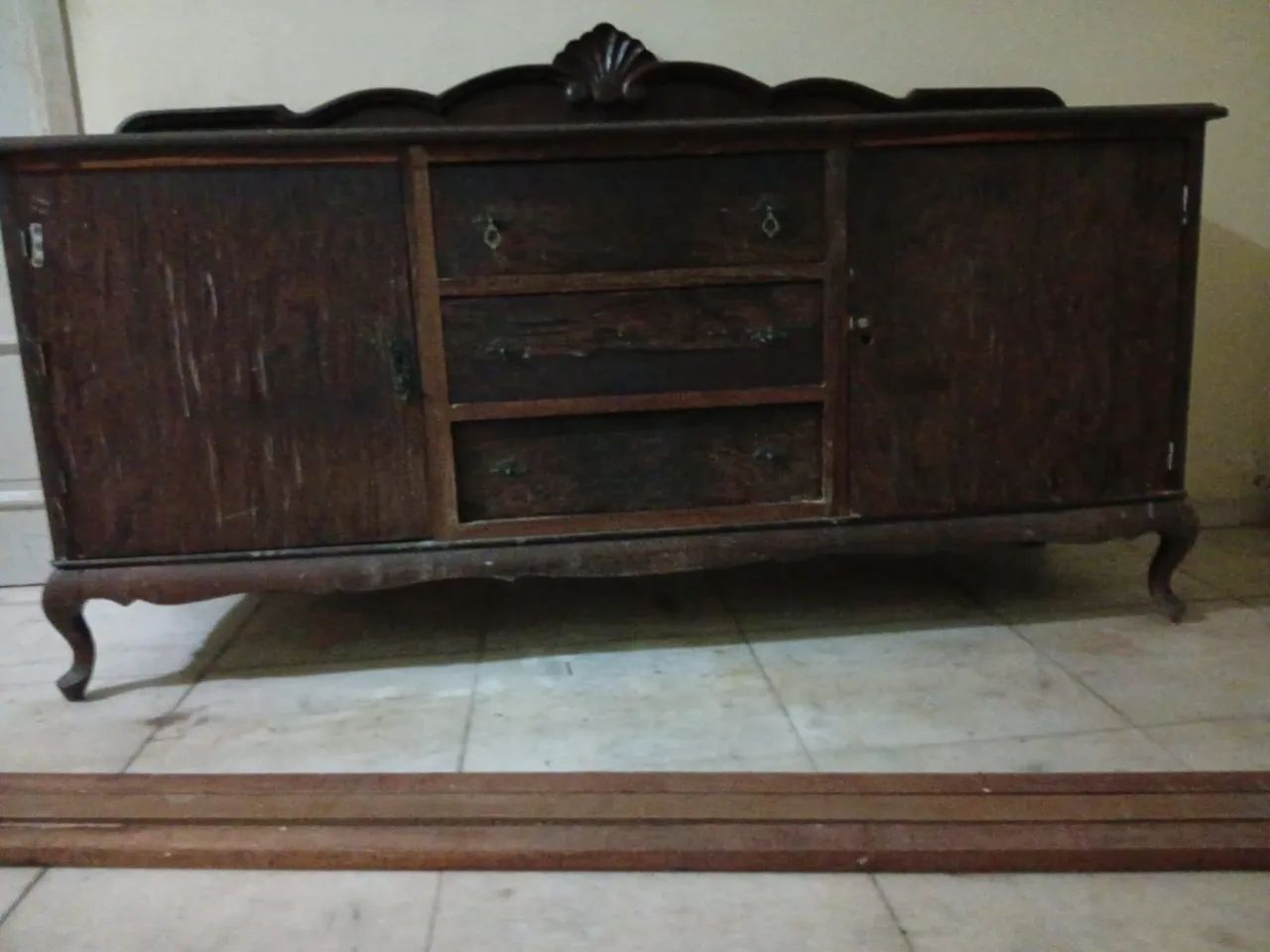Buffet modelo colonial
