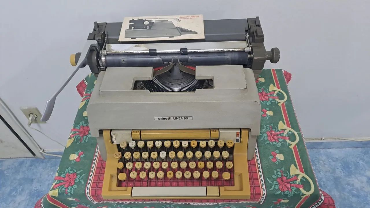 Máquina de escrever ( Olivetti Linea 98 ) - Foto 3