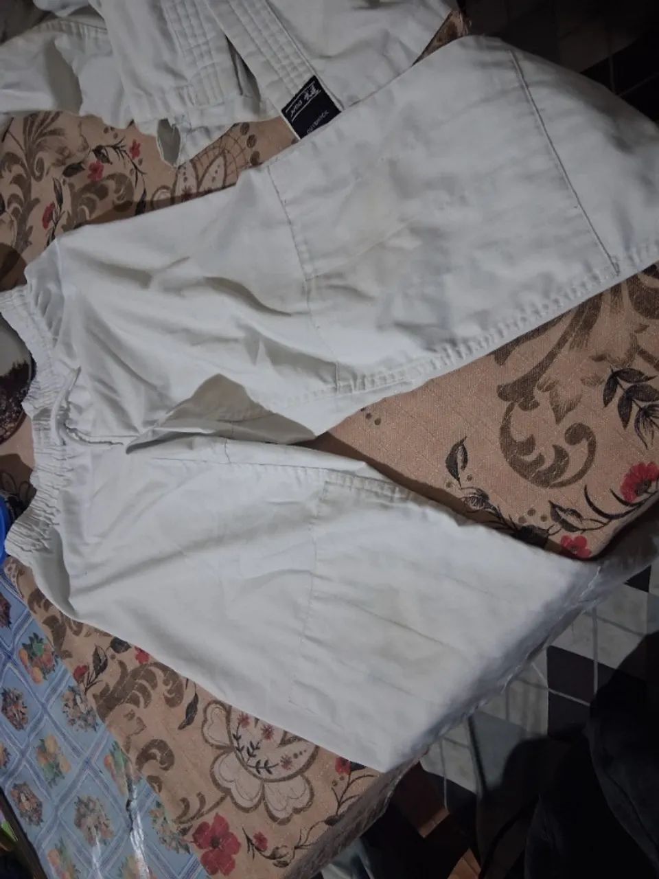 Kimono branco e calça 