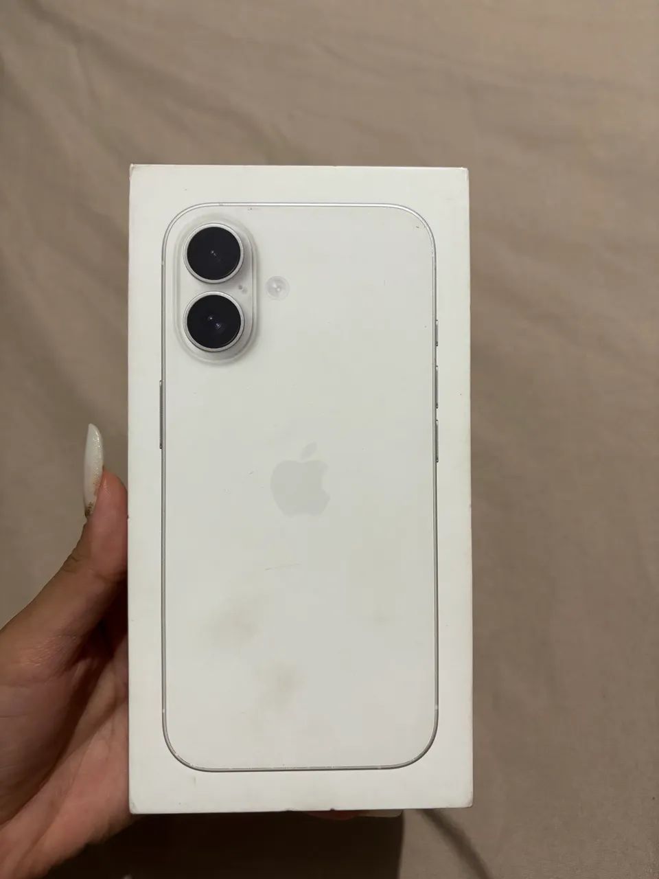 iPhone 16 LACRADO